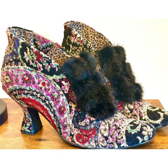 Baci "Daisy" Victorian-style brocade and mink pompons ankle boot heels Size 10 - Picture 1 of 8